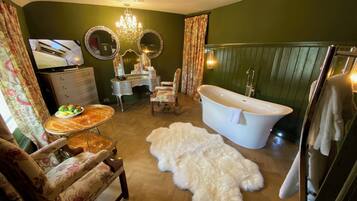 Executive-Studiosuite, mit Bad | Badezimmer | Kostenlose Toilettenartikel, Handtücher, Toilettenpapier