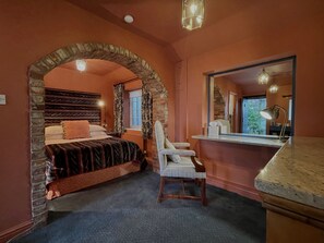 Deluxe Double Room, Ensuite (Blue)