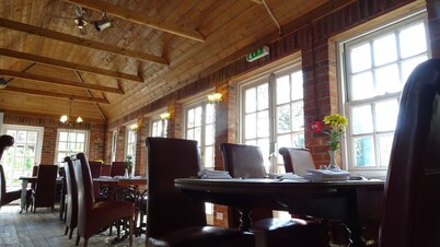 弗尔瑟灌木旅馆