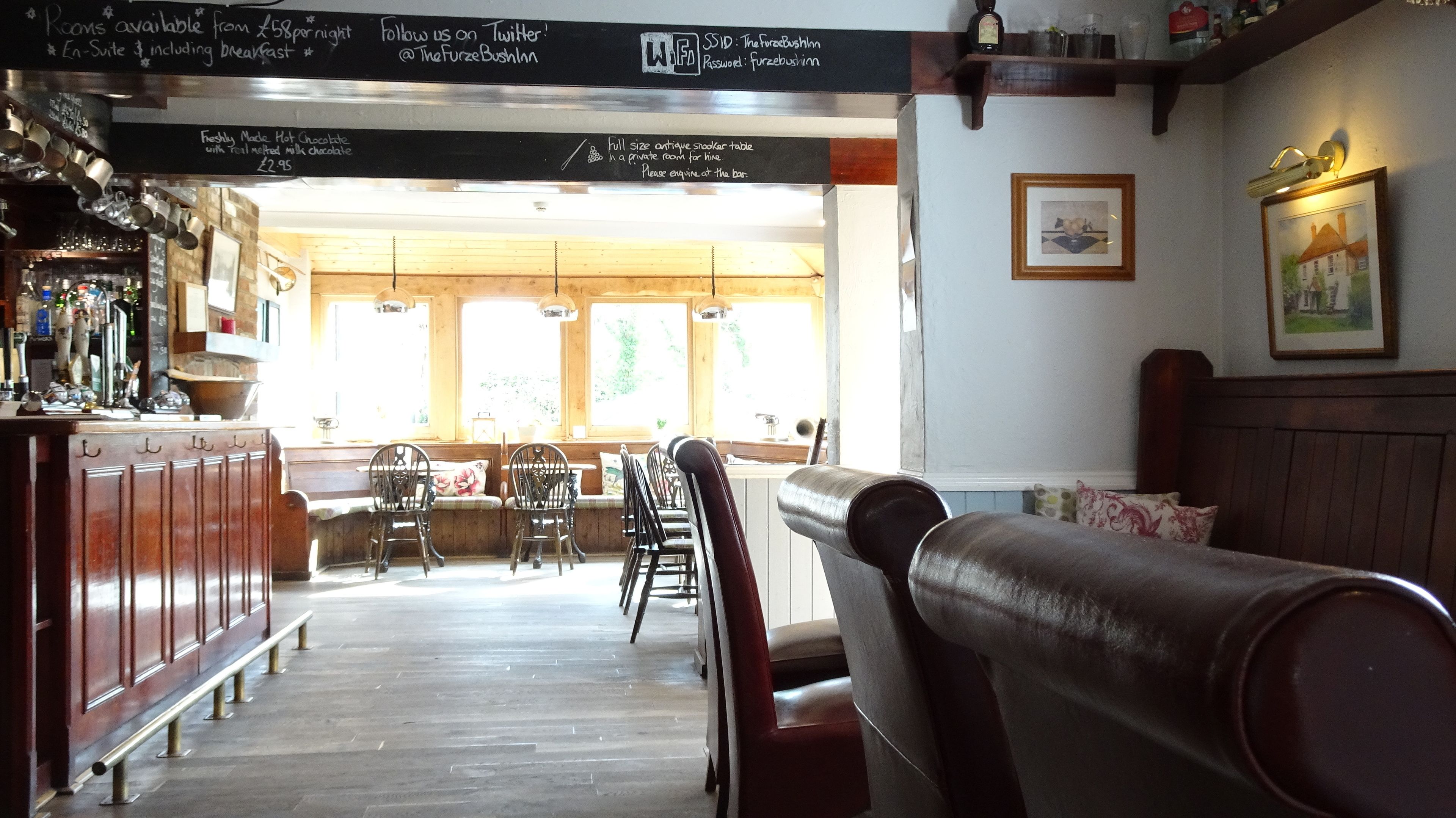 2 bars/lounges, gastropub