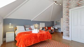 Double Room (Attic) | Hypo-allergenic bedding, desk, blackout curtains, iron/ironing board