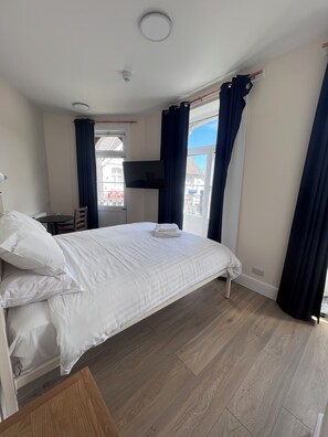 Room - The Harbour Lights (Ilfracombe)