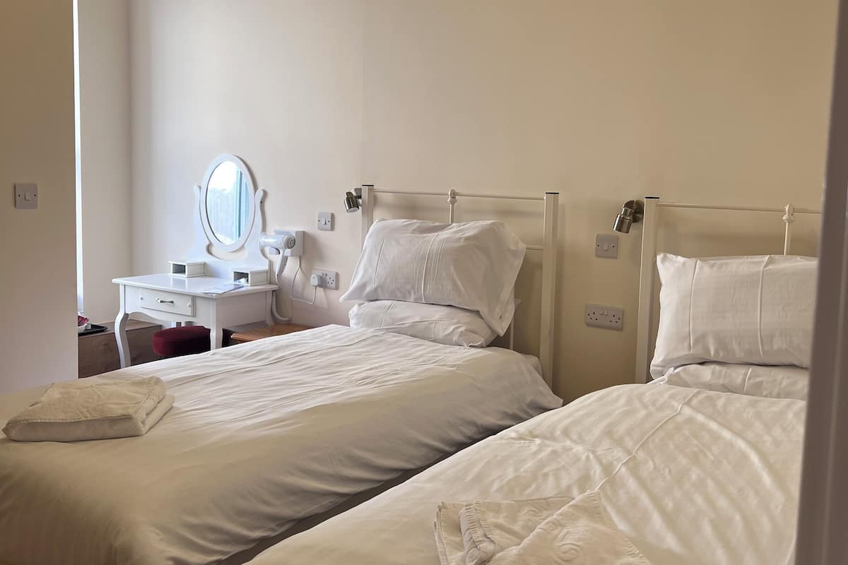 Twin Room (3rd Floor  ROOM 86)