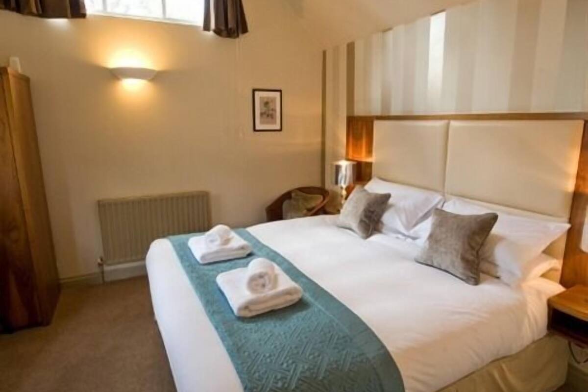Double Room, Ensuite ((Cherry))