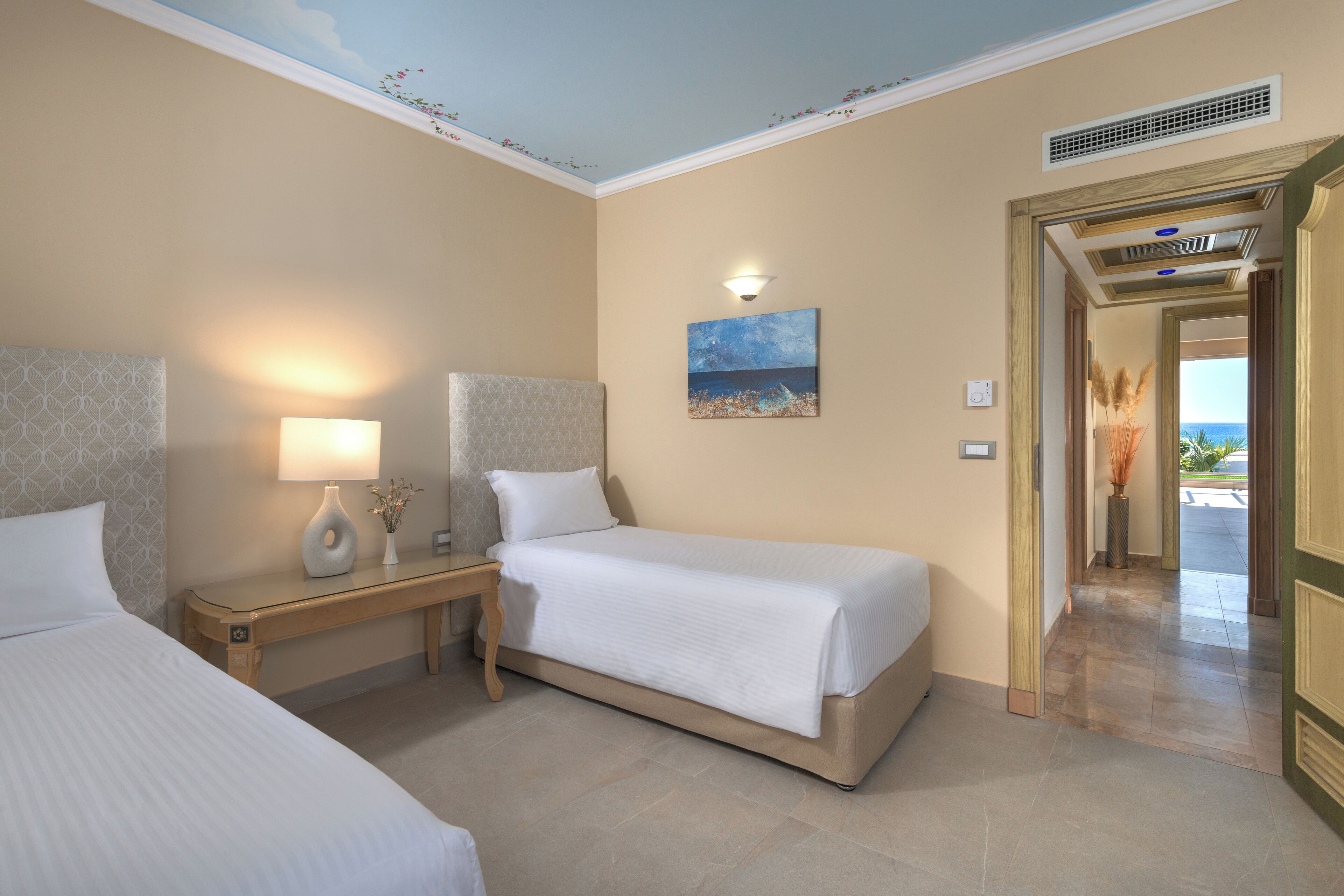 family suite, sea view (deluxe) | in-room safe, desk, free cots/infant beds, free wifi