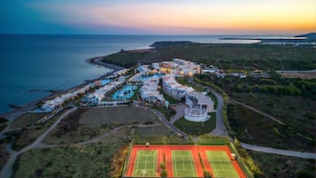 Tennis court