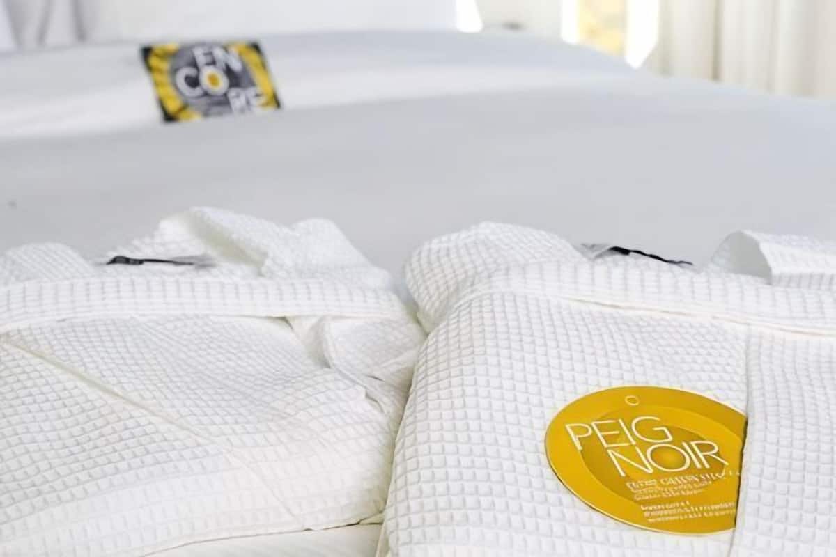 Premium bedding, in-room safe, desk, blackout curtains