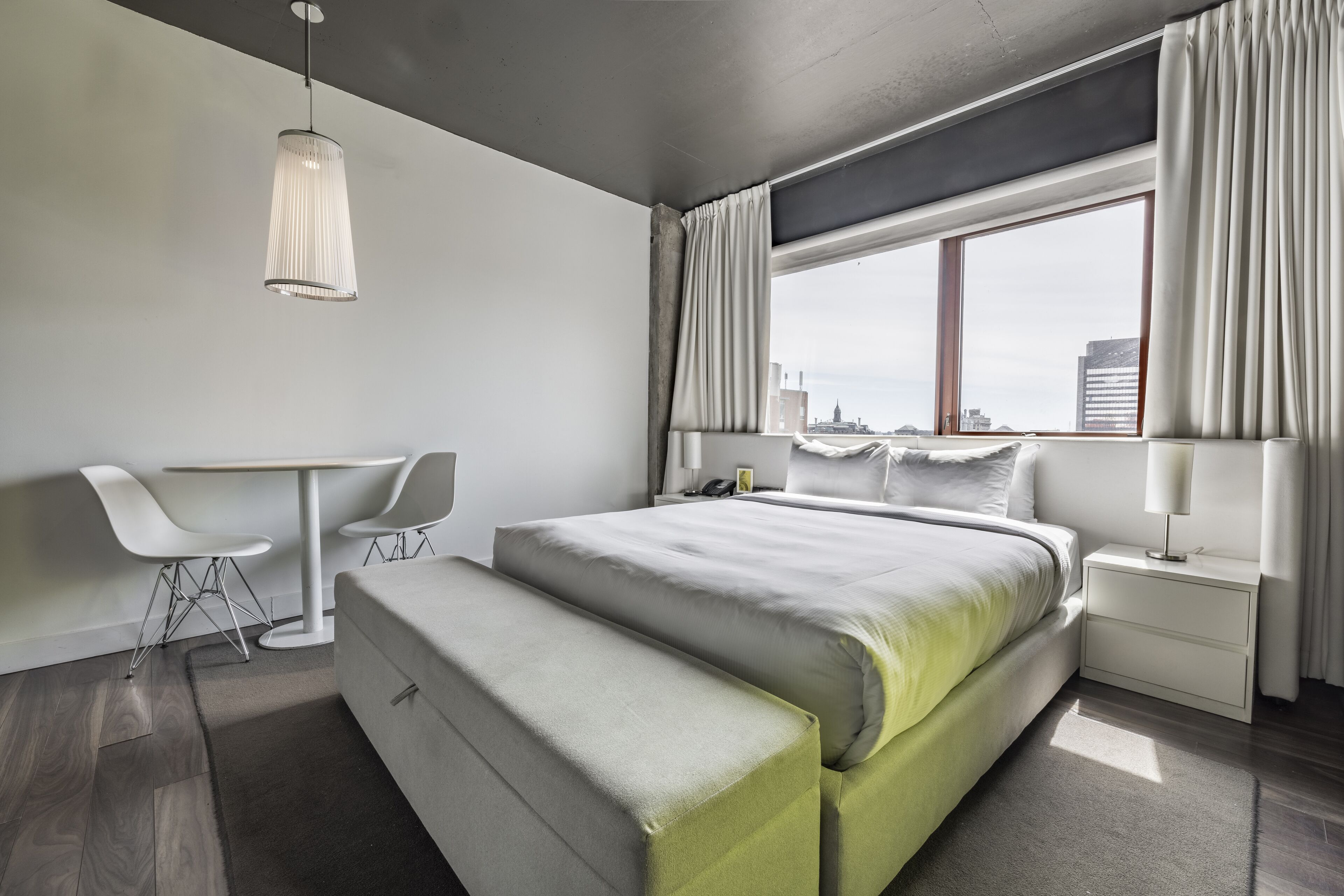 Standard Room, 1 Queen Bed (Pop)