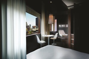 Loft, 1 cama Queen size | Ropa de cama de alta calidad y caja de seguridad en la habitación