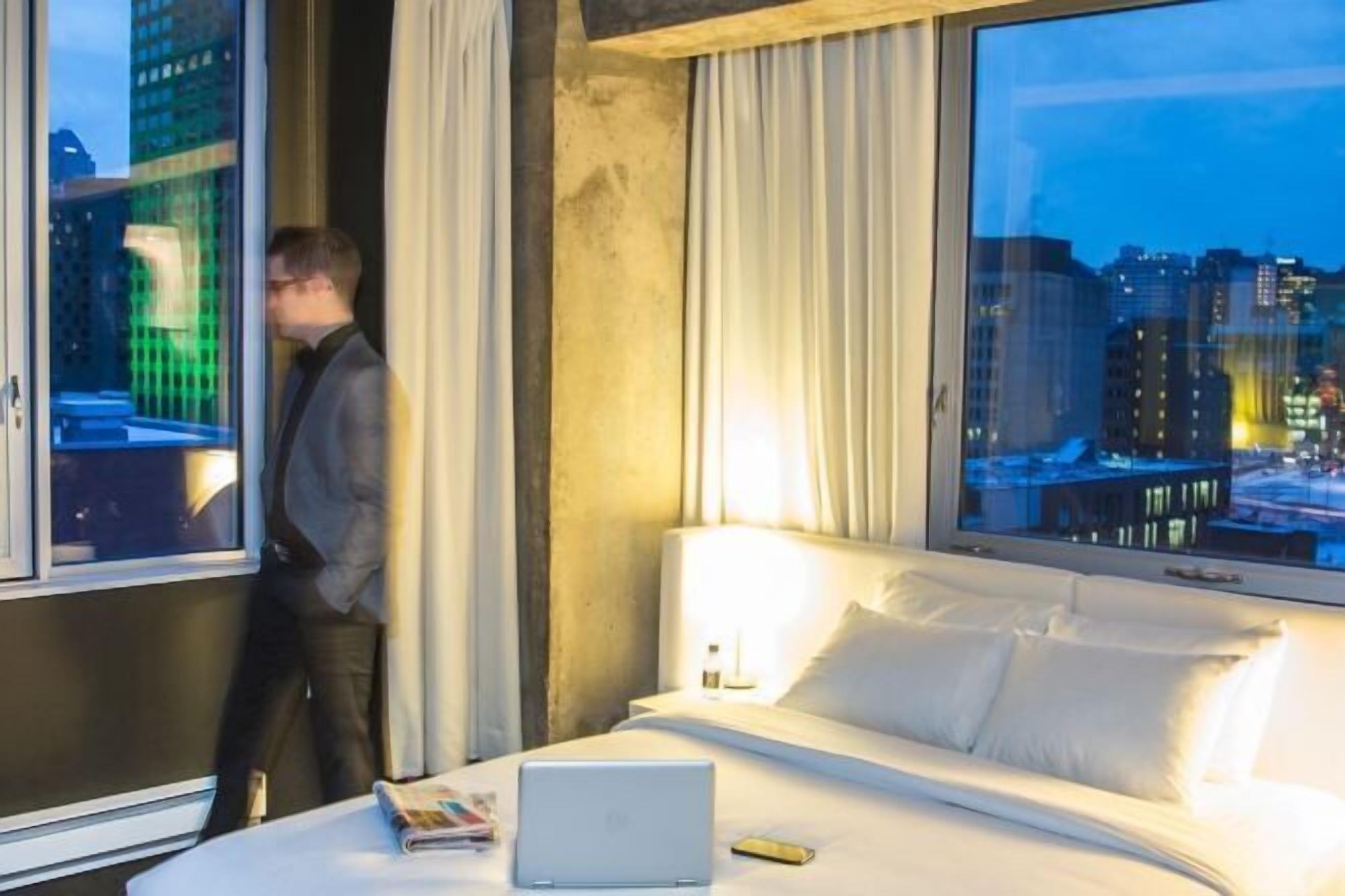Premium bedding, in-room safe, desk, blackout drapes