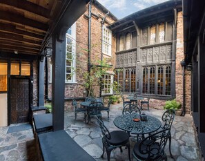 Terrace/patio - Luttrell Arms Hotel (Minehead)