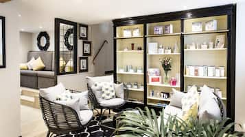 Nail salon
