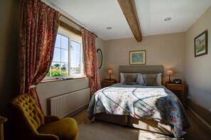 Individually decorated, individually furnished, iron/ironing board - The Moonraker Hotel (Trowbridge)