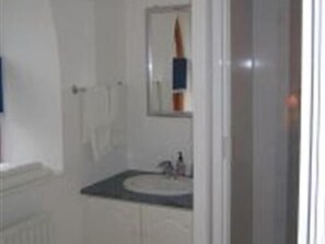 Chambre Double ou avec lits jumeaux, salle de bains attenante | Salle de bain