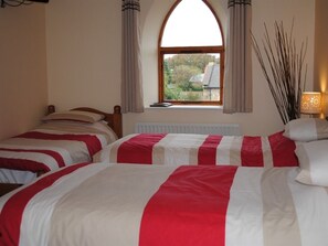 Suite, salle de bains attenante (Double/twin plus single)