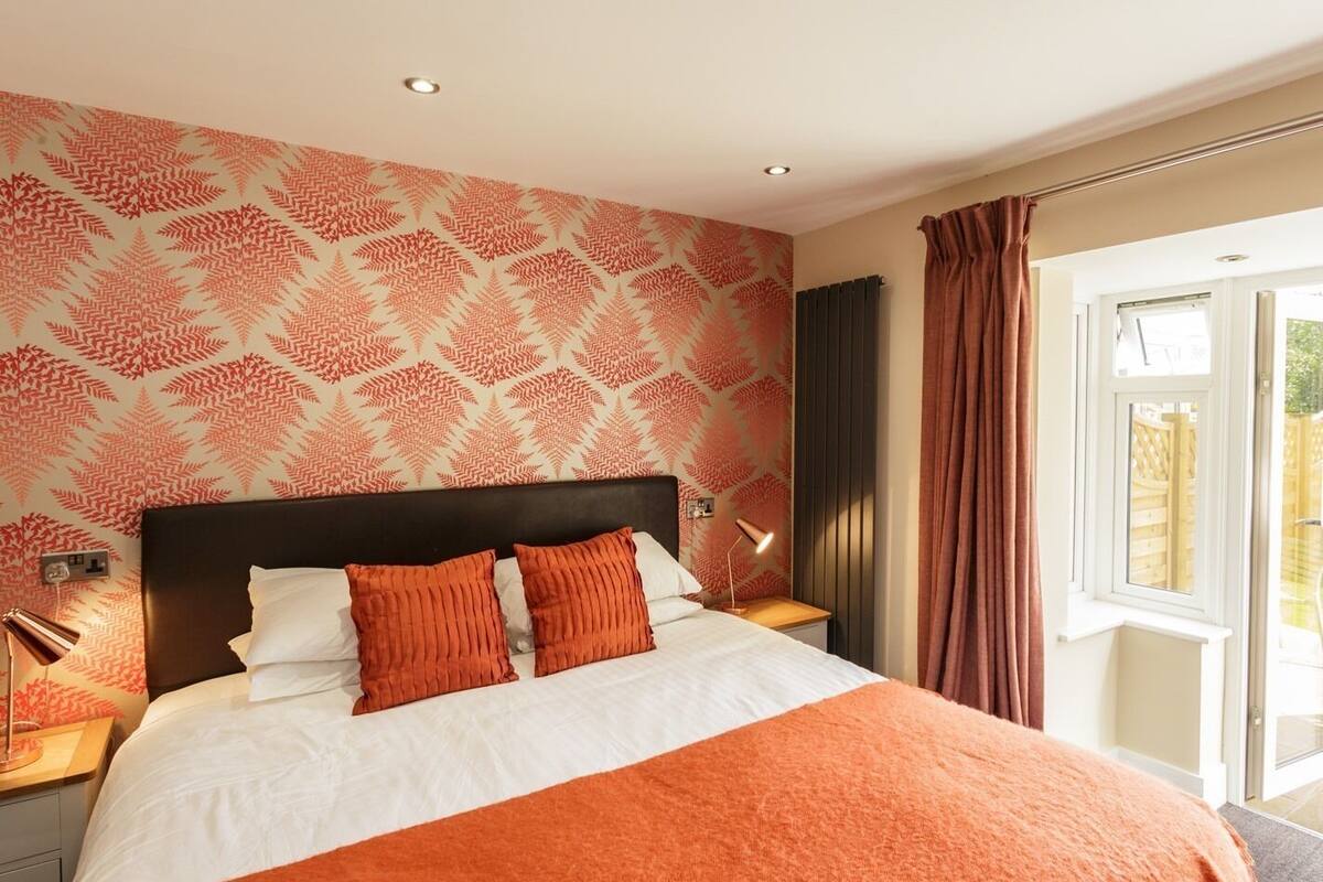 Deluxe Double or Twin Room, Ensuite (Garden-Coral)