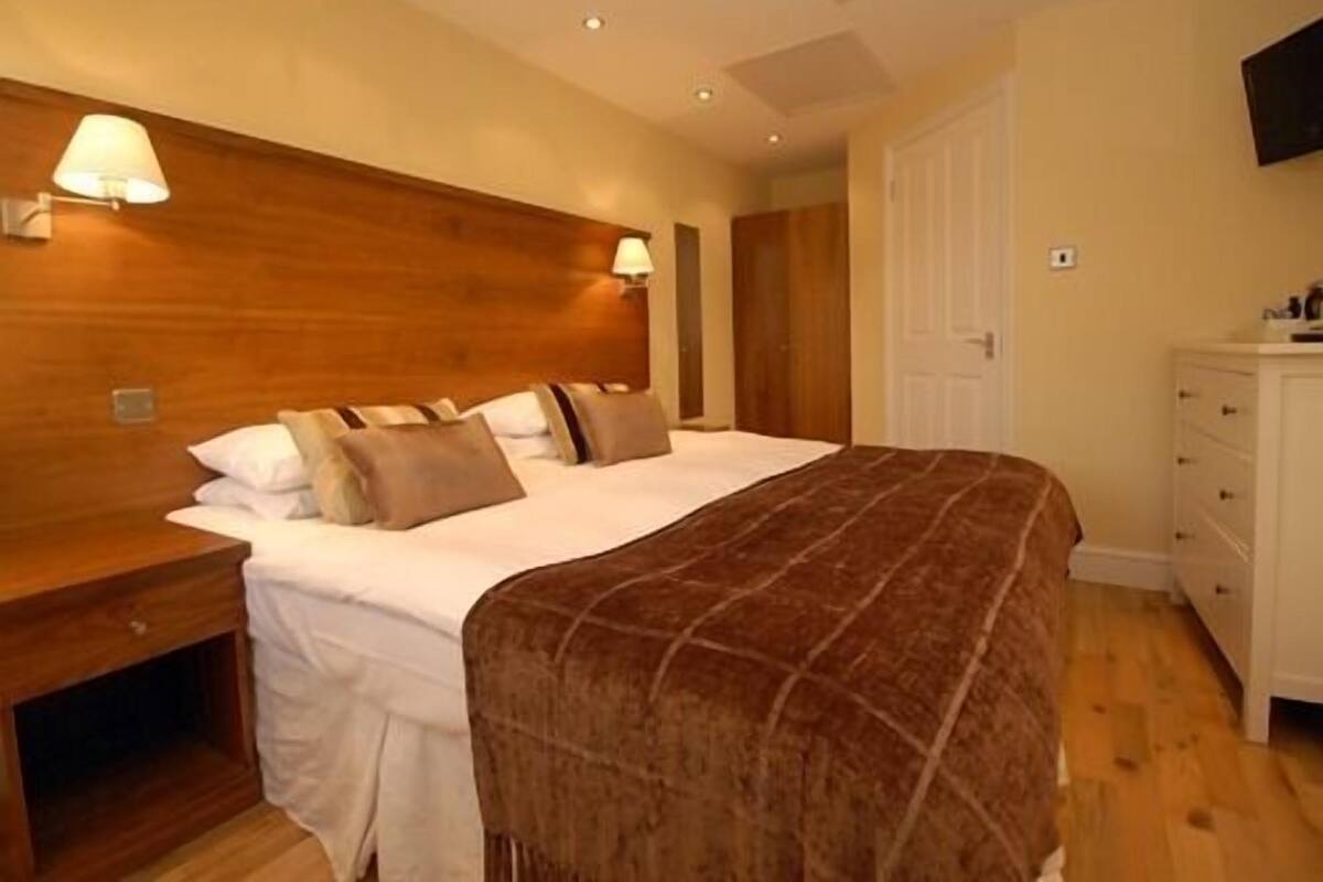 Family Suite, Ensuite (Courtyard)