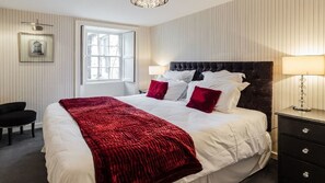 Deluxe House, Ensuite (Full House Rental) | 6 bedrooms - The Orchard House (Morpeth)