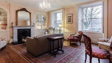 Casa Deluxe, baño privado (Full House Rental) | Salón