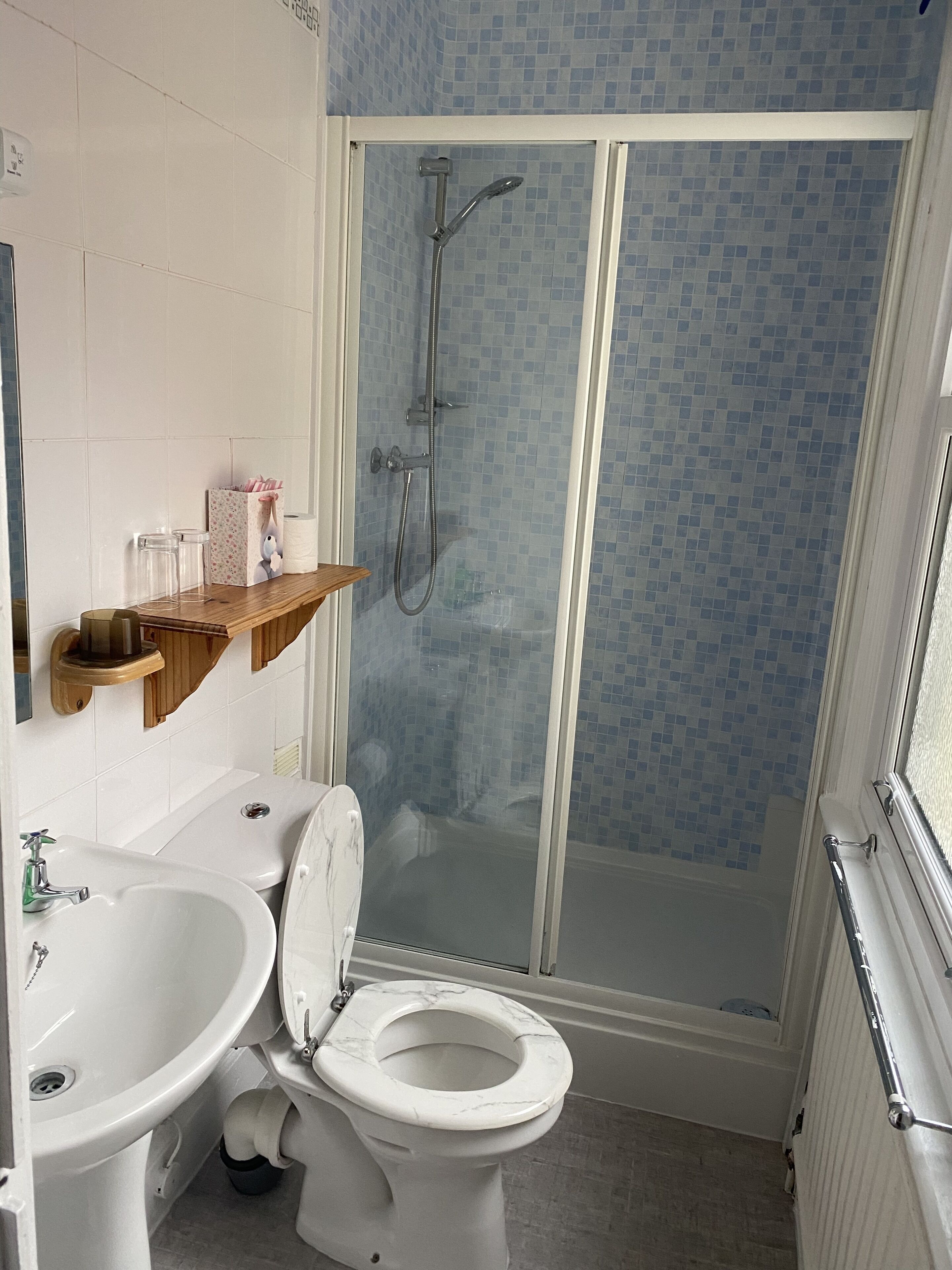 Double Room, Garden View (Small) | Bathroom | Shower, free toiletries, hair dryer, towels