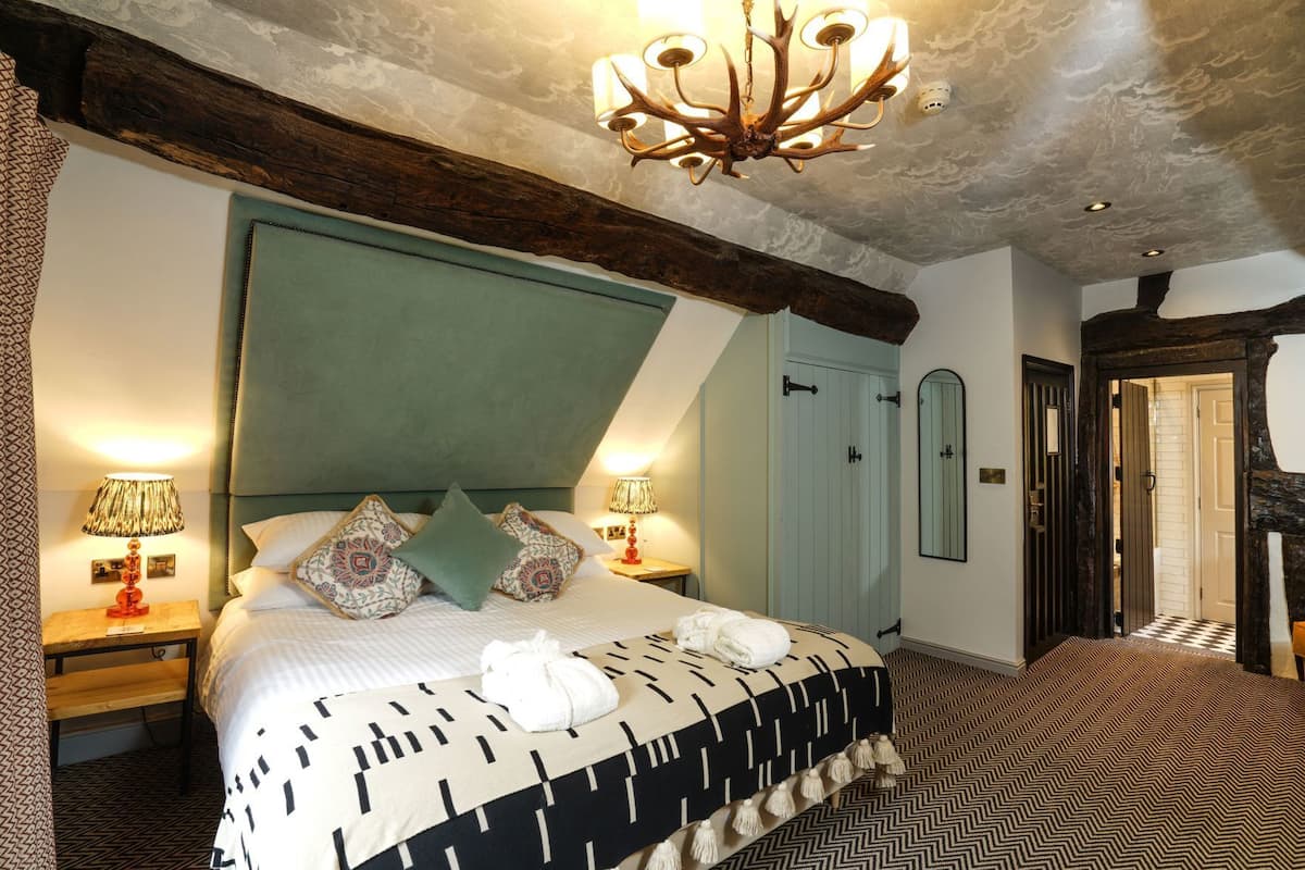 Een strijkplank/strijkijzer, gratis wifi, beddengoed