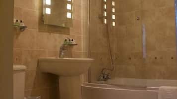 Chambre | Salle de bain | Ensemble douche/baignoire, articles de toilette gratuits, sĂšche-cheveux