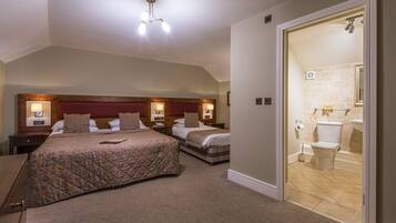 Chambre | Fer et planche Ă repasser, Wi-Fi gratuit, draps fournis