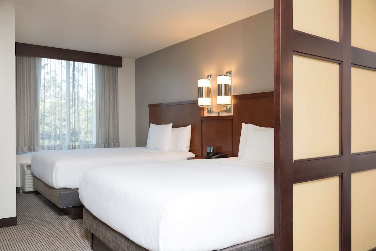 desk, blackout curtains, iron/ironing board, free wifi