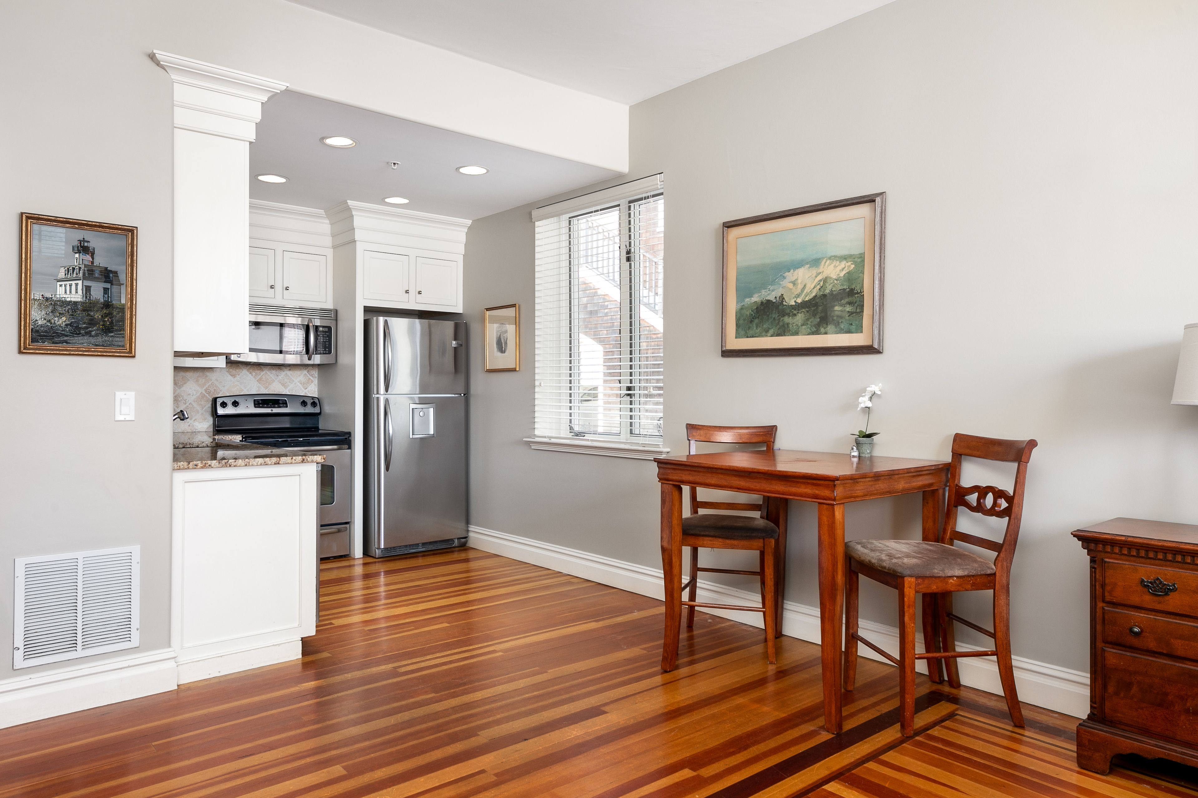 studio suite, 1 king bed | living area | 50-inch flat-screen tv with digital channels, tv, netflix