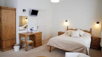 Suite, Ensuite (Ground floor )