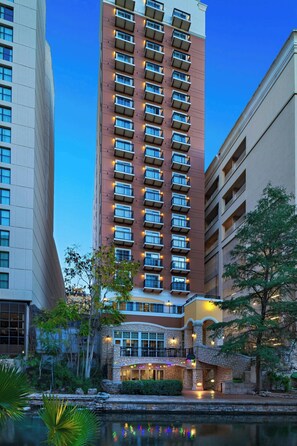 Exterior - Courtyard Marriott Riverwalk (San Antonio)