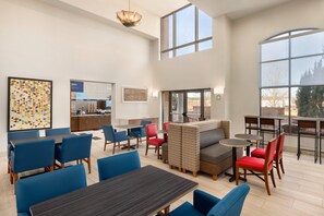 Free daily full breakfast  - Holiday Inn Express Hotel and Suites of Opelika/Auburn by IHG (Opelika)