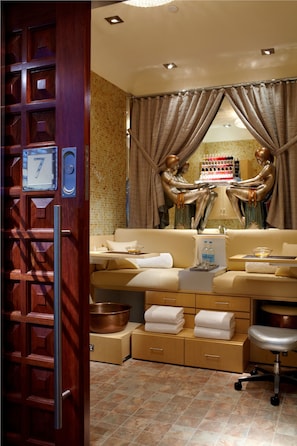 Deep-tissue massages, Swedish massages, prenatal massages, facials