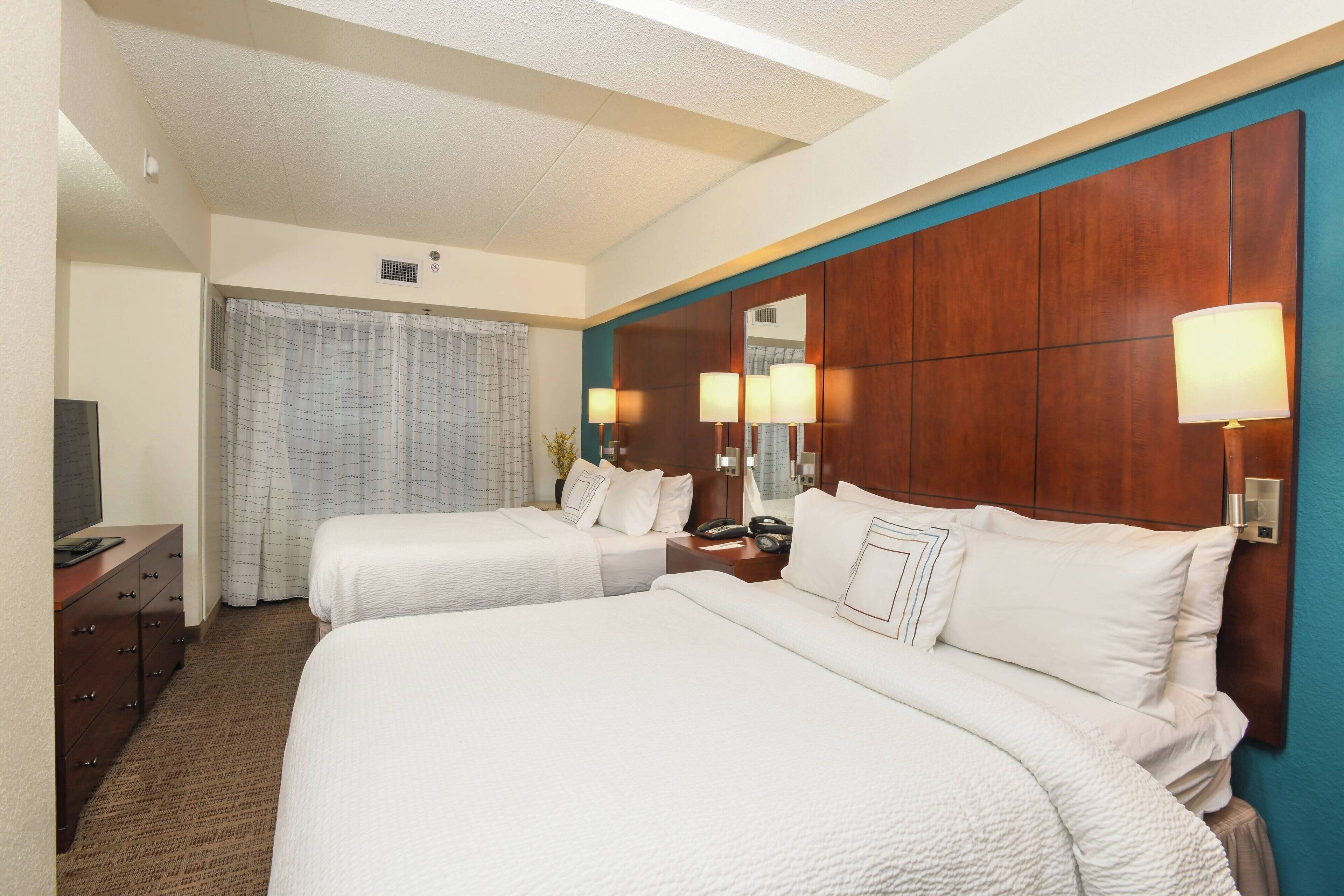 suite, 1 bedroom | in-room safe, desk, iron/ironing board, free cots/infant beds