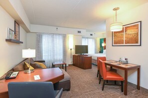 In-room safe, desk, iron/ironing board, free cribs/infant beds - Residence Inn by Marriott Cincinnati North/West Chester (West Chester)