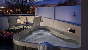 Extra Decadent | Terraza o patio