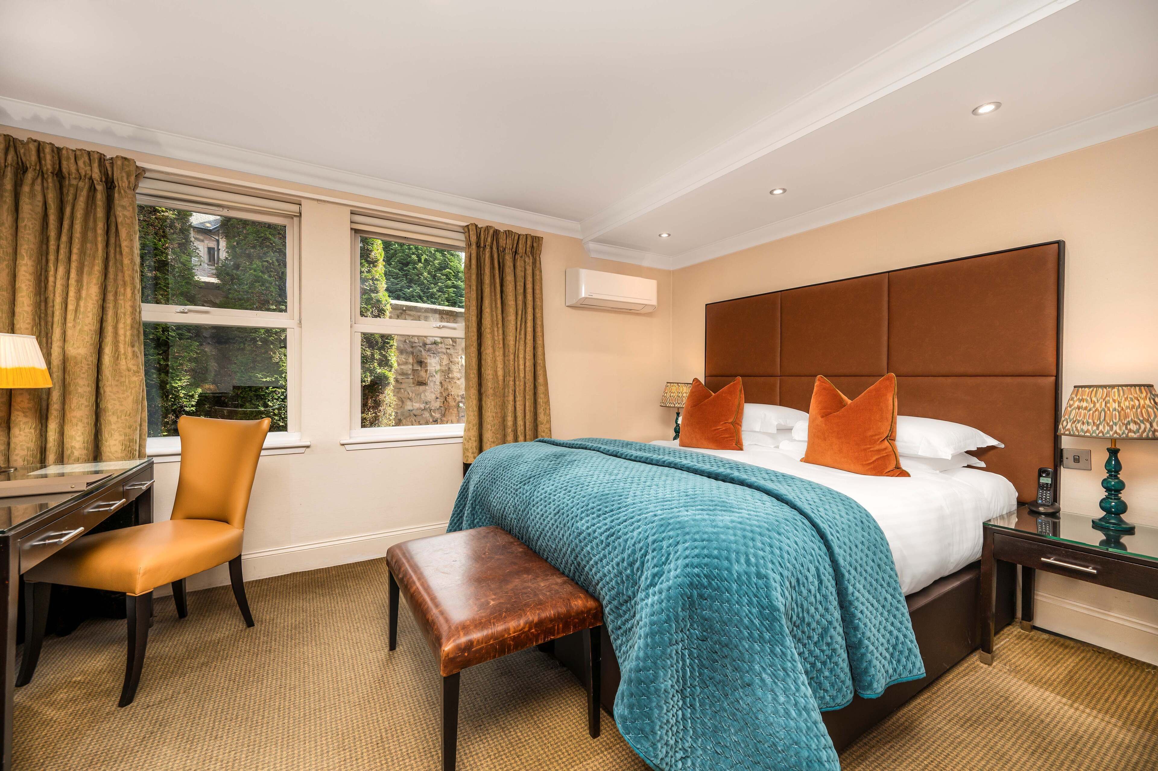 chic | egyptian cotton sheets, premium bedding, free minibar items