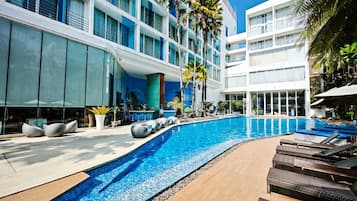 Outdoor pool, pool umbrellas