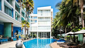 Outdoor pool, pool umbrellas