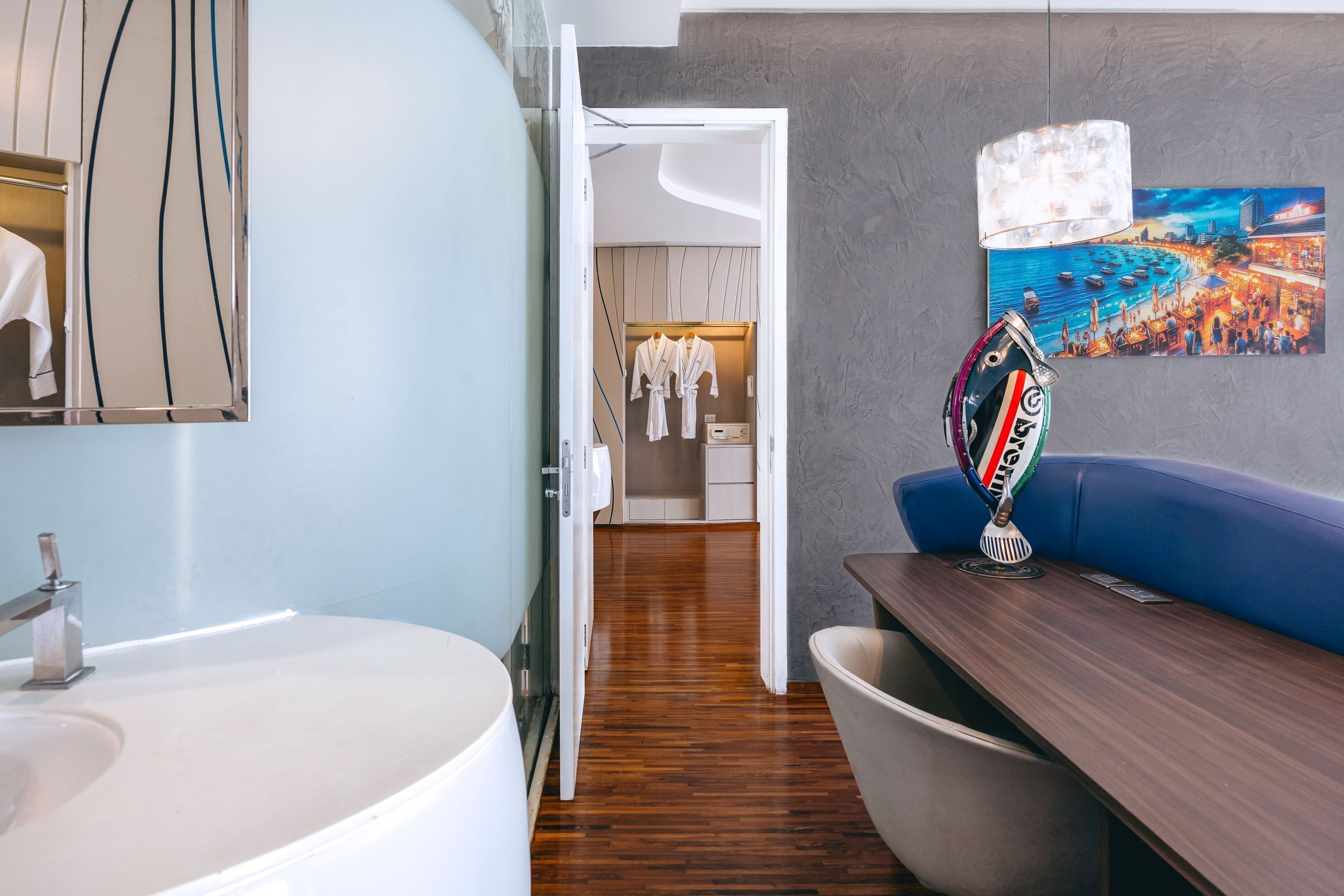 1 bedroom, egyptian cotton sheets, premium bedding, select comfort beds