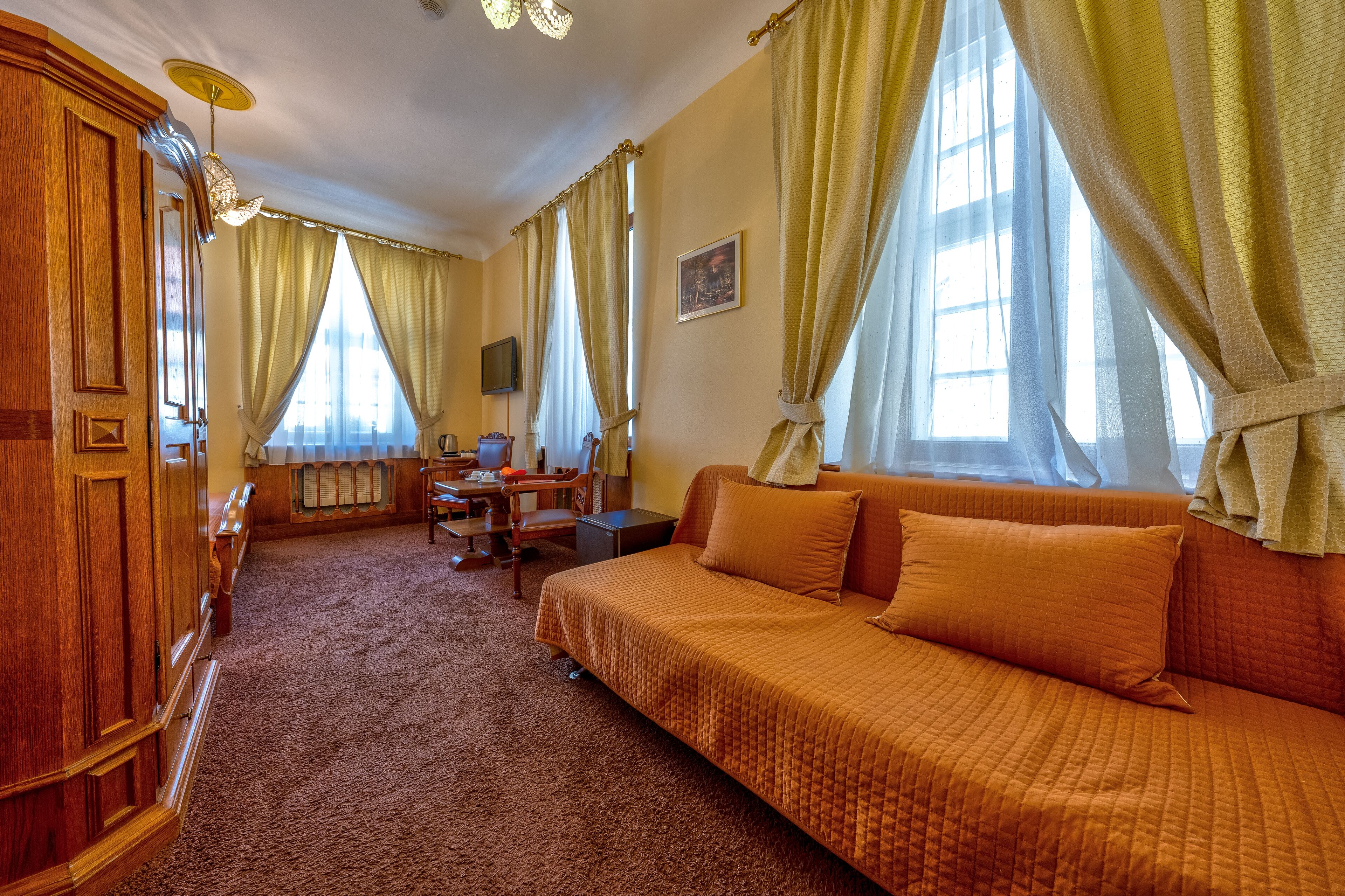 double room (with extra bed) | 1 bedroom, in-room safe, soundproofing, iron/ironing board