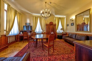Suite | 1 bedroom, in-room safe, soundproofing, iron/ironing board