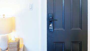 أغطية فراش متميزة وواي فاي مجانًا وملاءات أسرّة