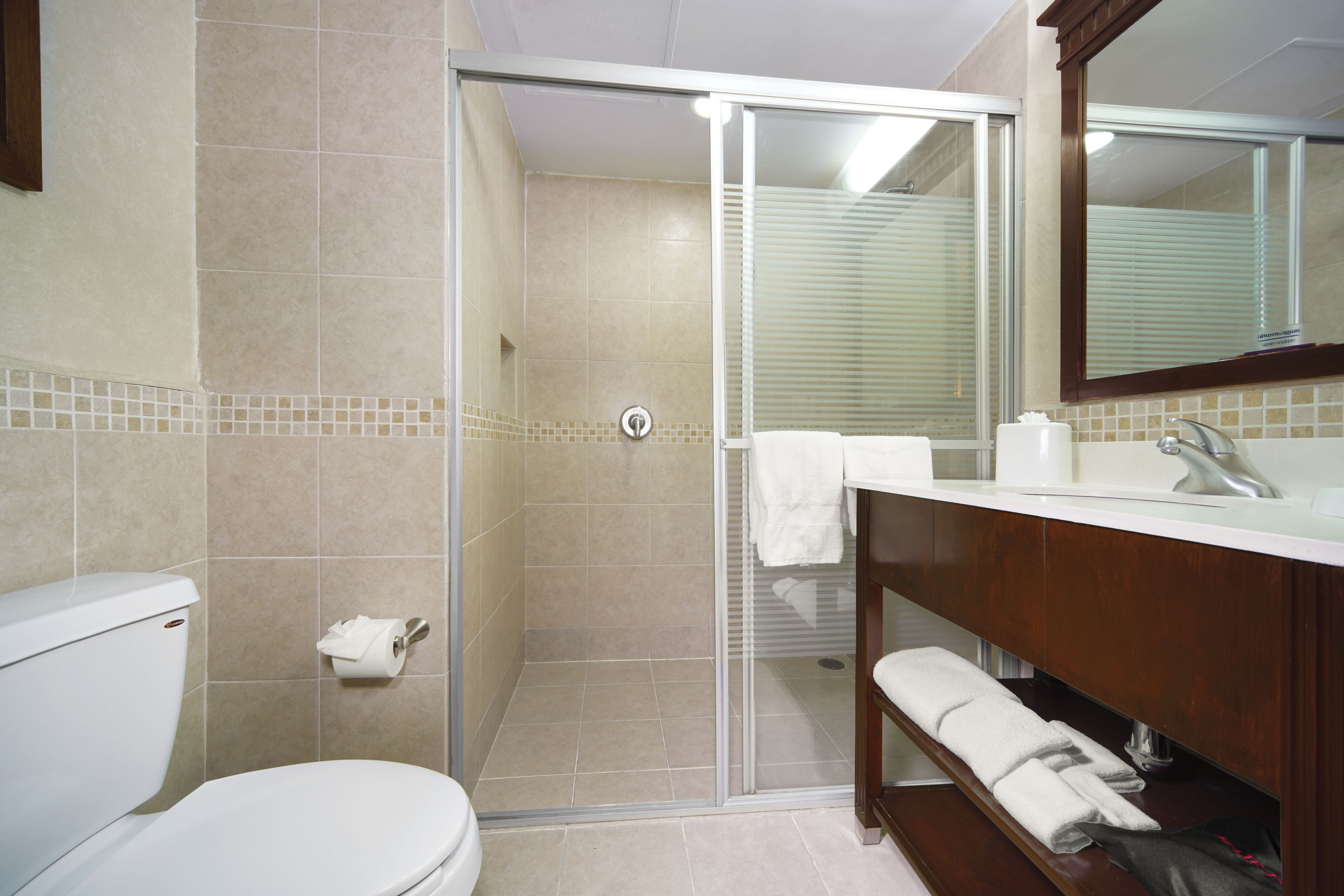 Miljøvennlige toalettsaker, hårføner og håndklær