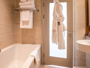 Family Room | Bathroom | Designer toiletries, towels - Apex Waterloo Place Hotel (Edinburgh)