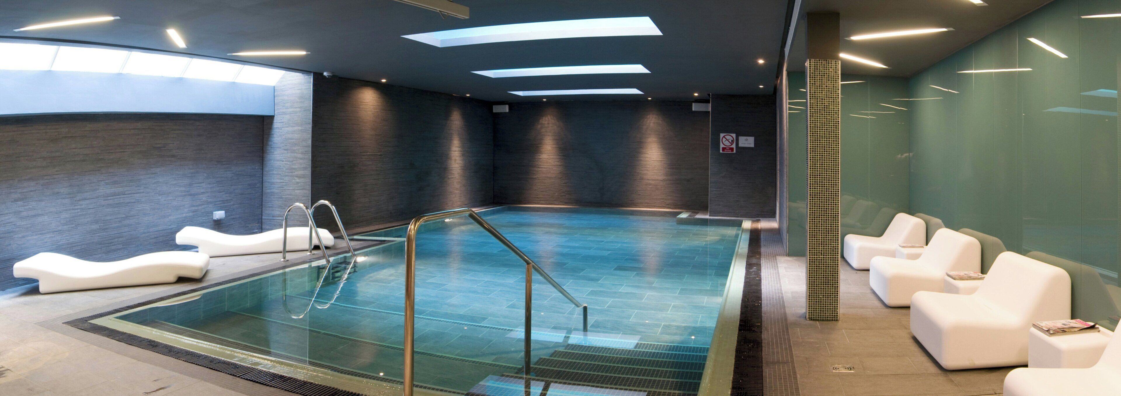 Indoor pool, pool loungers