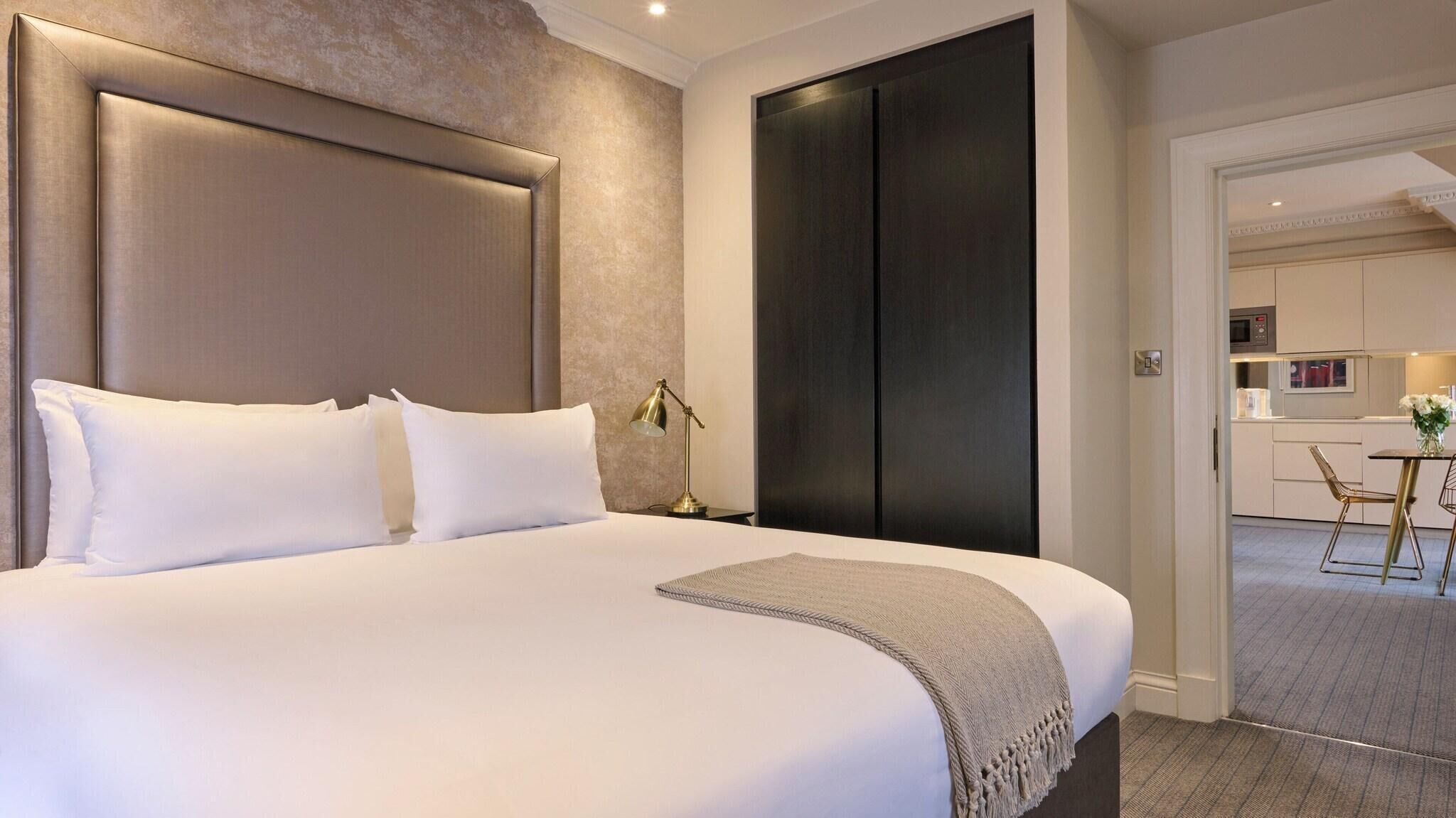 Premium bedding, in-room safe, individually furnished, desk
