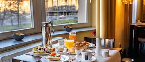 Daily buffet breakfast (EUR 20 per person)