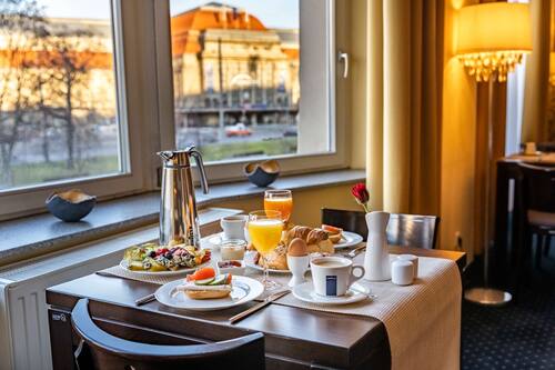 Tägliches Frühstücksbuffet gegen Gebühr