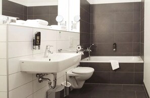 Douche, articles de toilette écologiques, séchoir à cheveux